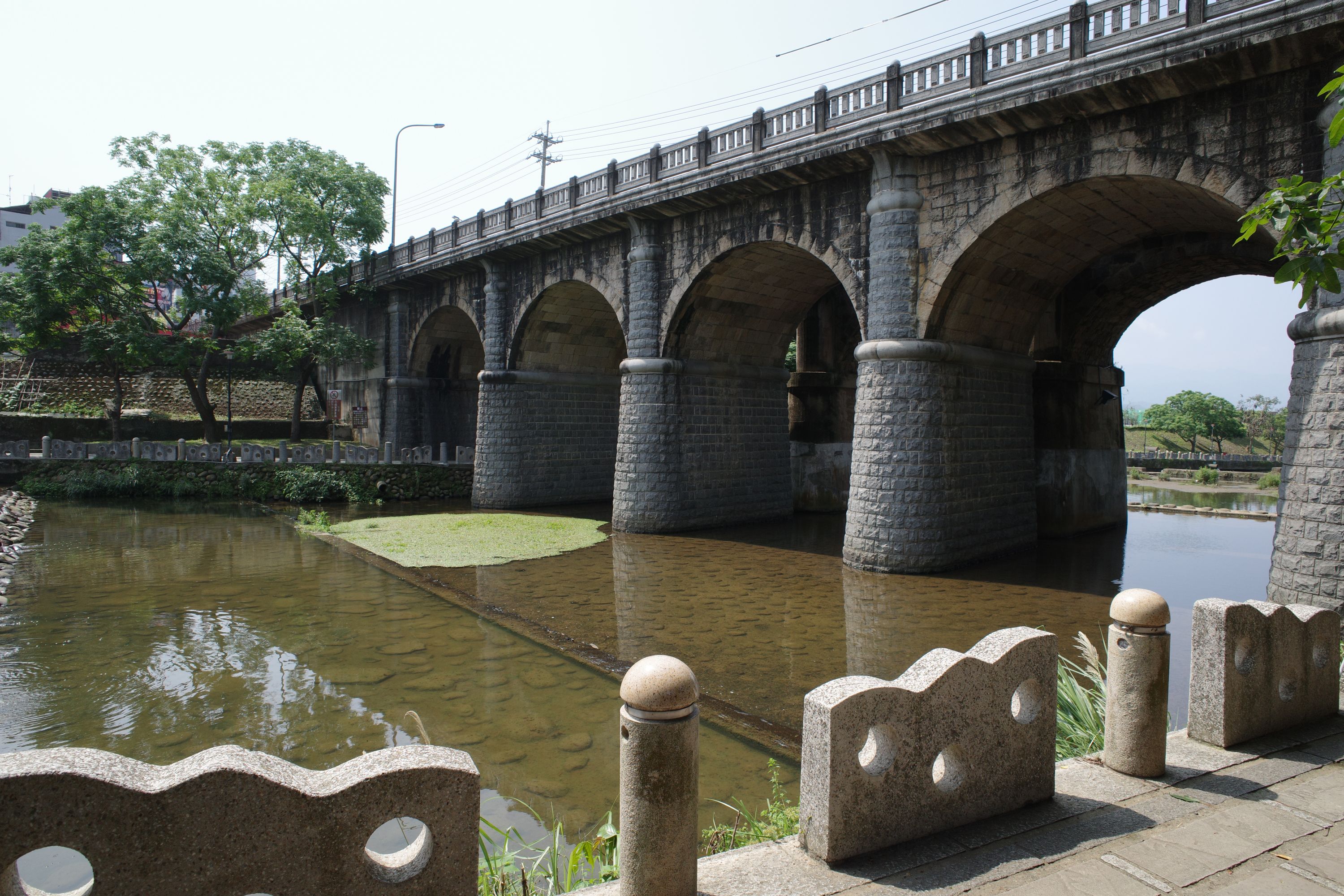 東安石橋